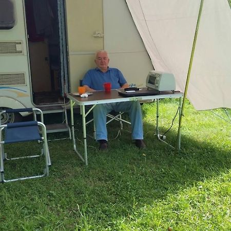 Camping Aviator, Numai Teren, Campare Pentru Rulote Autorulote Personale, Campingul Nu Are Rulote !!! 부스테니 외부 사진
