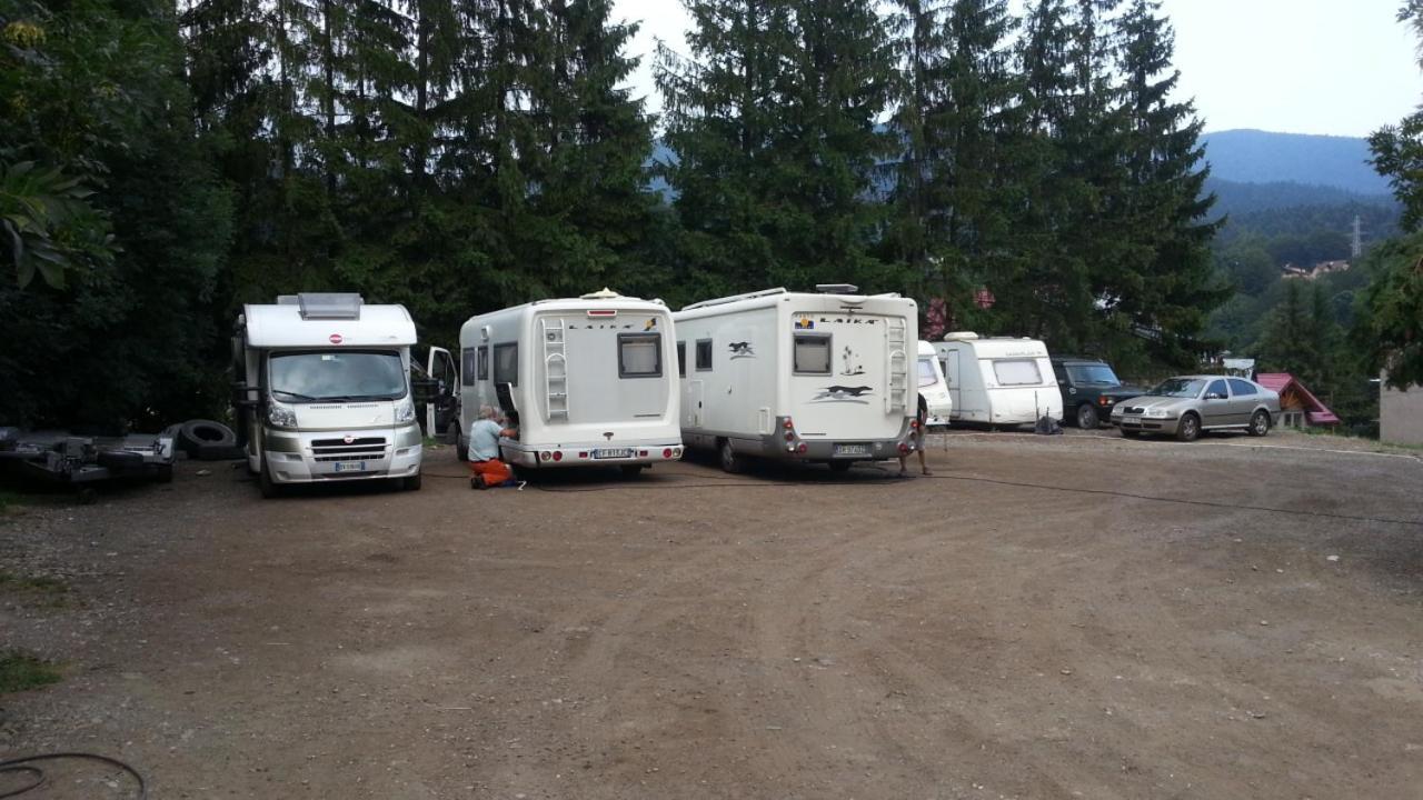 Camping Aviator, Numai Teren, Campare Pentru Rulote Autorulote Personale, Campingul Nu Are Rulote !!! 부스테니 외부 사진